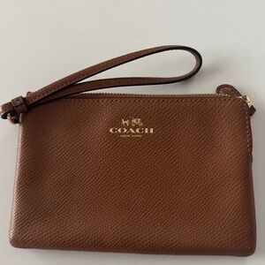 Coach Tan Leather Wristlet. EUC STUNNING